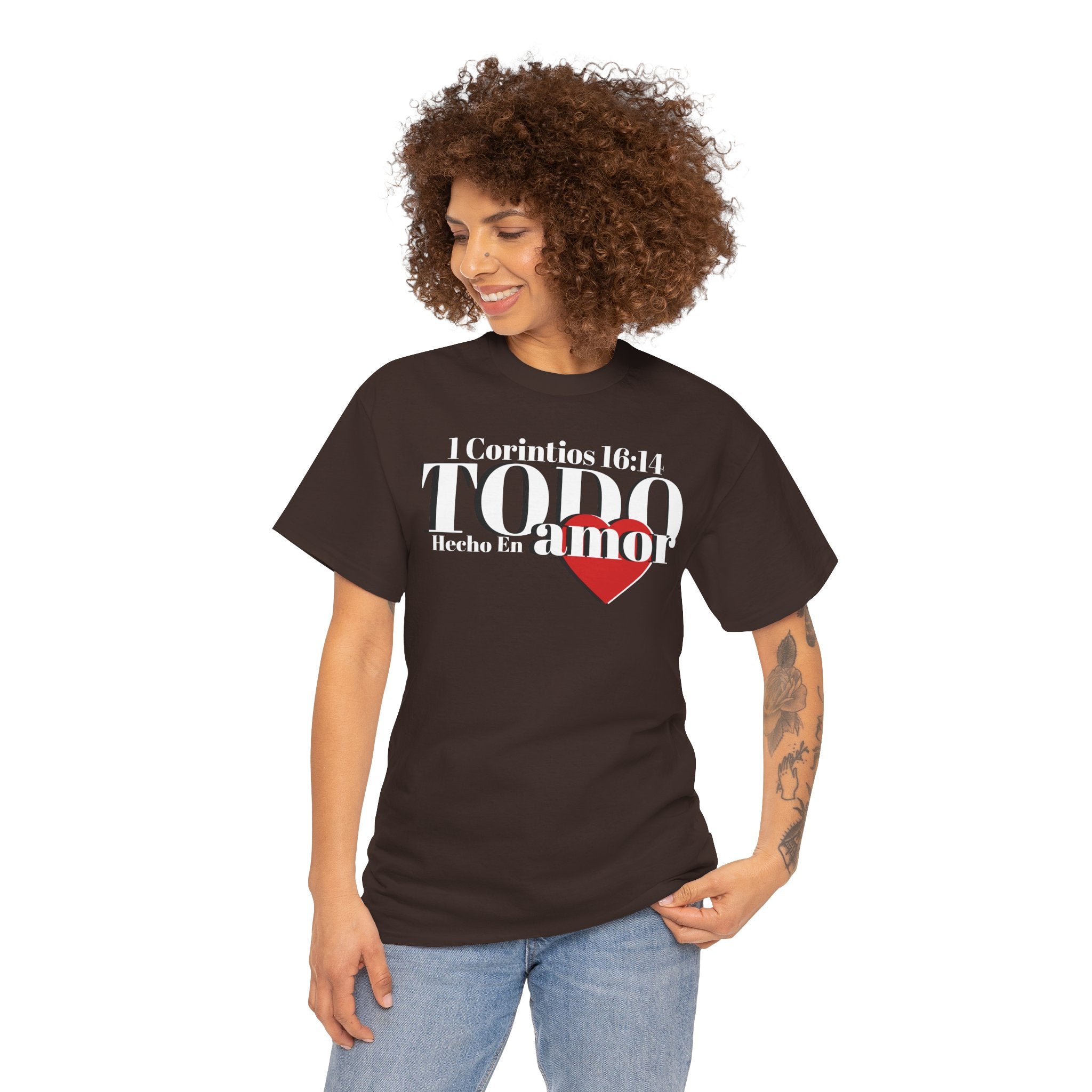 Do Everything in Love" 1 Corinthians 16:14 Christian T-Shirt Spanish Frntop2